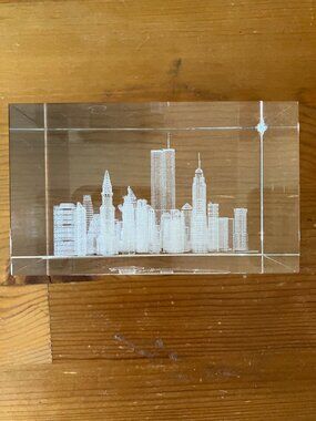 Paperweight 3D Crystal Glass New York city design Preowned